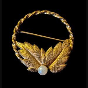 DCE Curtis 14k 1/20 Gold Filled Faux Pearl Leaf Pattern 1.37" Brooch Pin